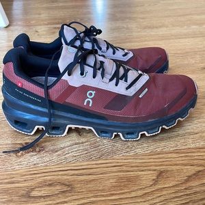 Womens Trail running sneakers